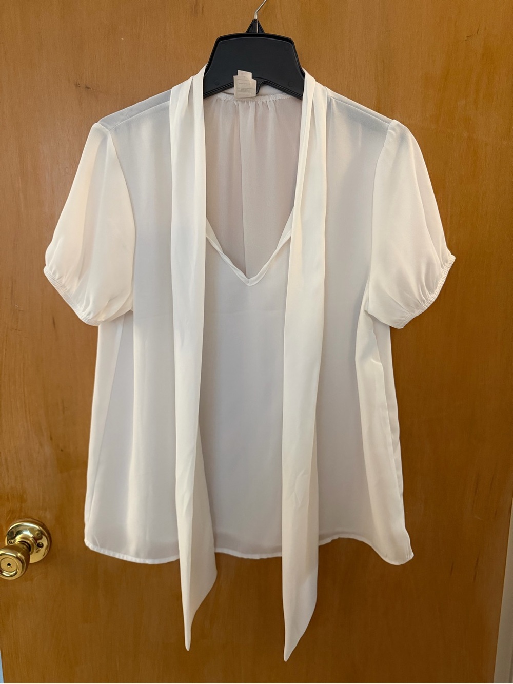 Tie-Neck Short Sleeve Blouse in white